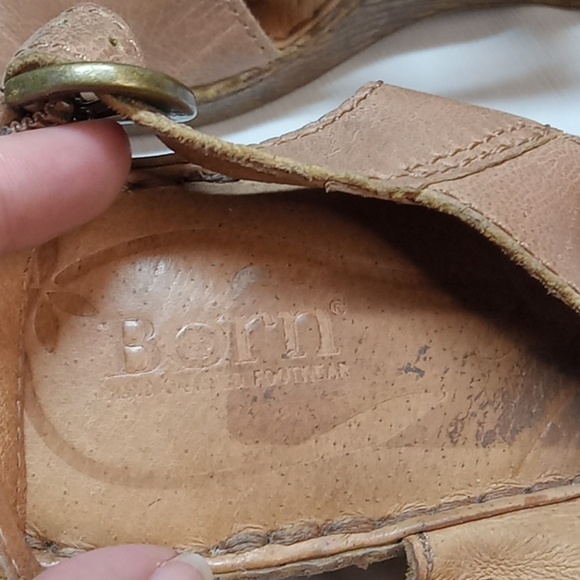 Born women's leather tan sandal wedge size 9 - Picture 5 of 7